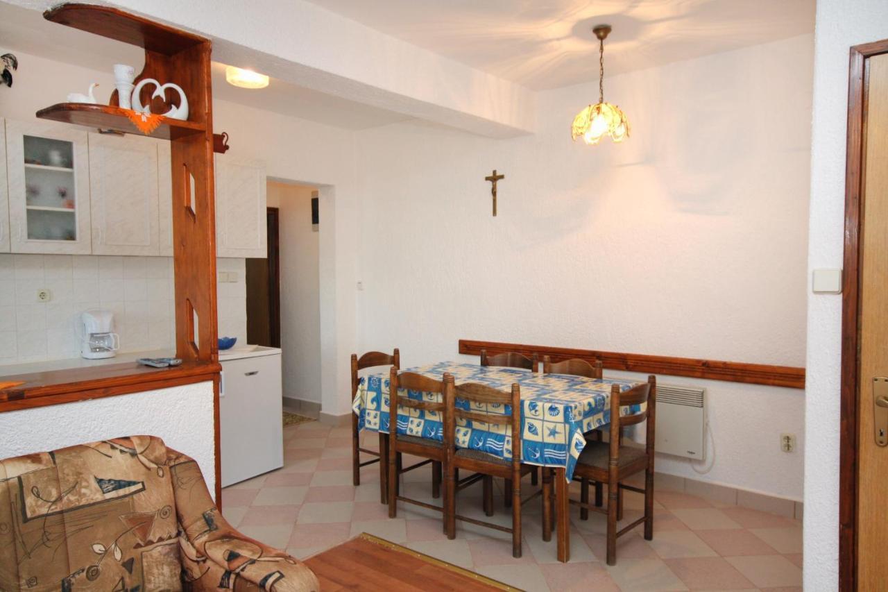 Apartments With A Parking Space Kampor, Rab - 5029 Exterior foto