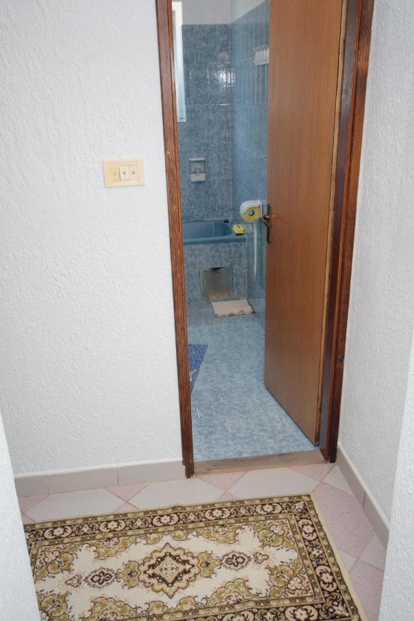 Apartments With A Parking Space Kampor, Rab - 5029 Exterior foto