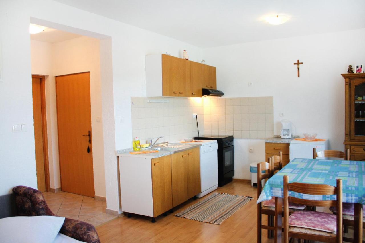 Apartments With A Parking Space Kampor, Rab - 5029 Exterior foto