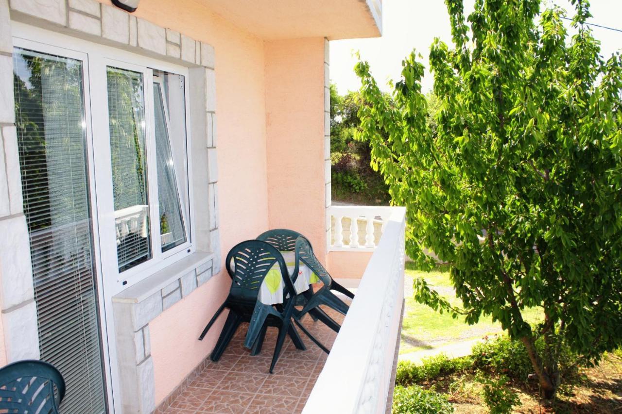 Apartments With A Parking Space Kampor, Rab - 5029 Exterior foto