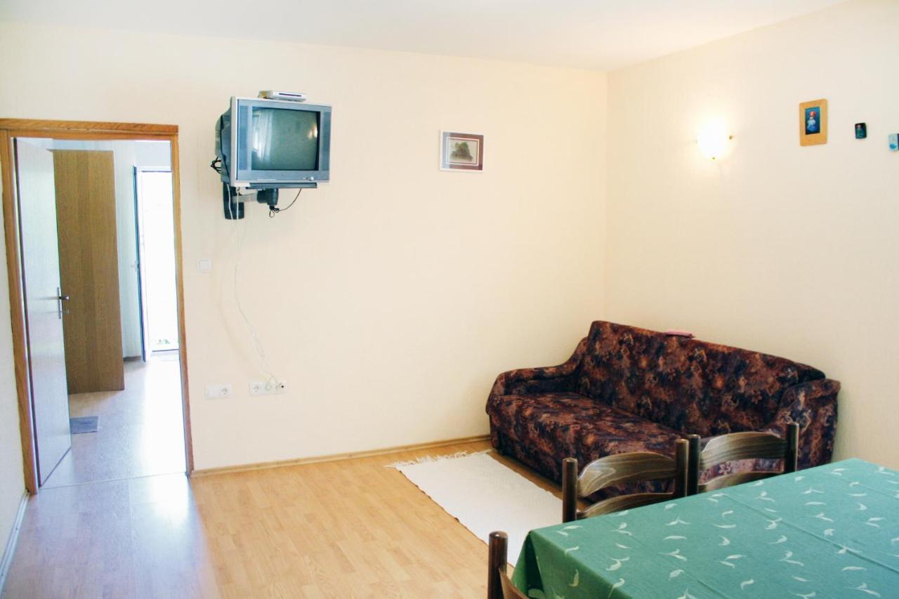 Apartments With A Parking Space Kampor, Rab - 5029 Exterior foto
