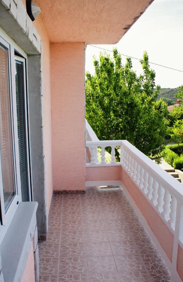 Apartments With A Parking Space Kampor, Rab - 5029 Exterior foto