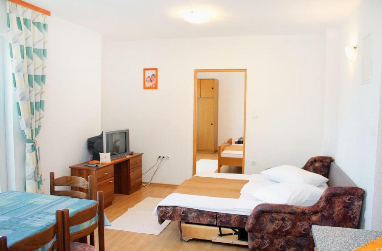 Apartments With A Parking Space Kampor, Rab - 5029 Exterior foto